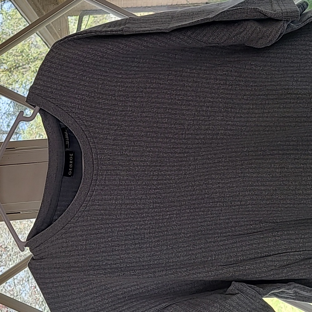 Mens short sleeve gray top
